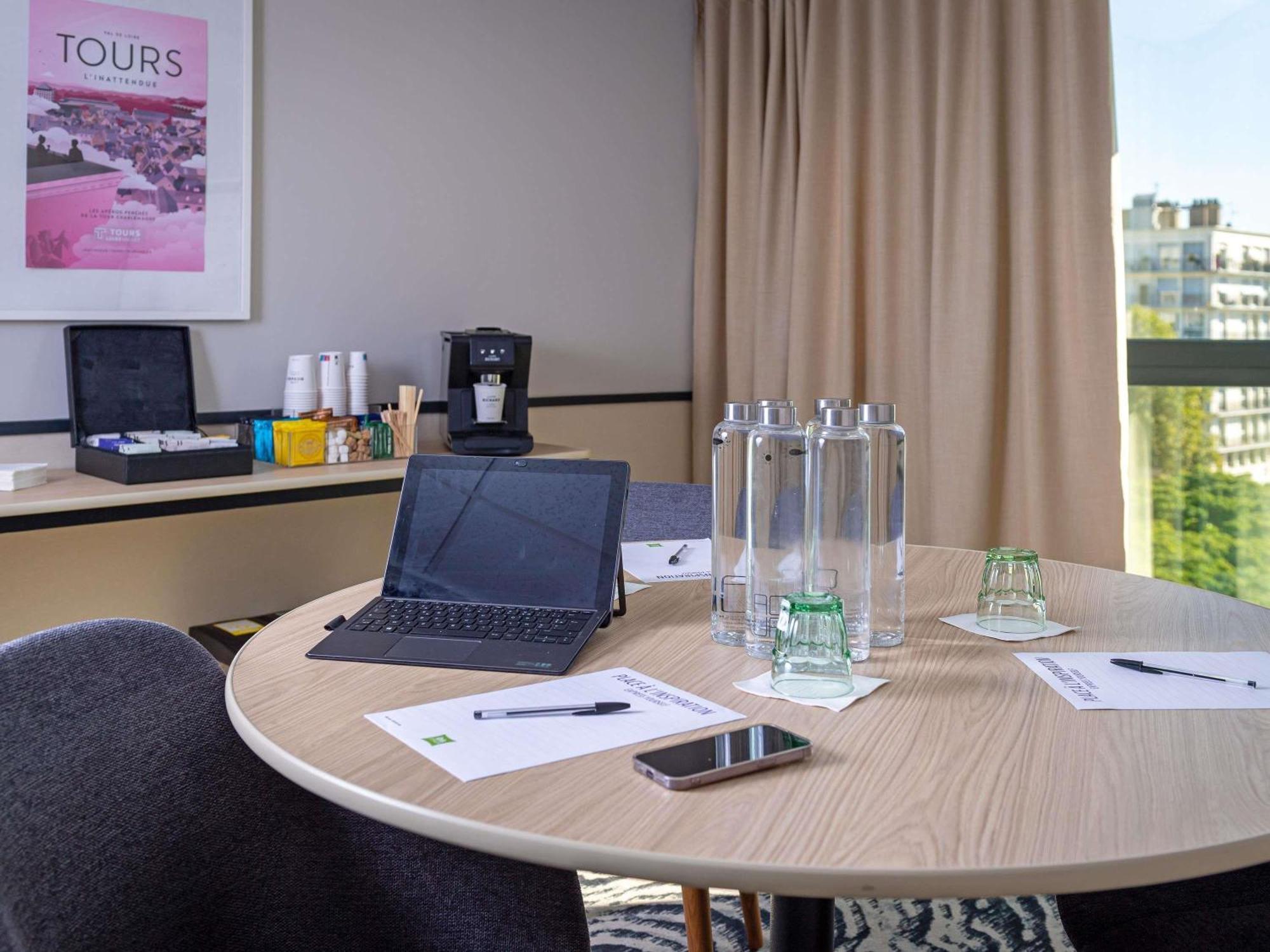 Ibis Styles Tours Centre Hotel Exterior photo