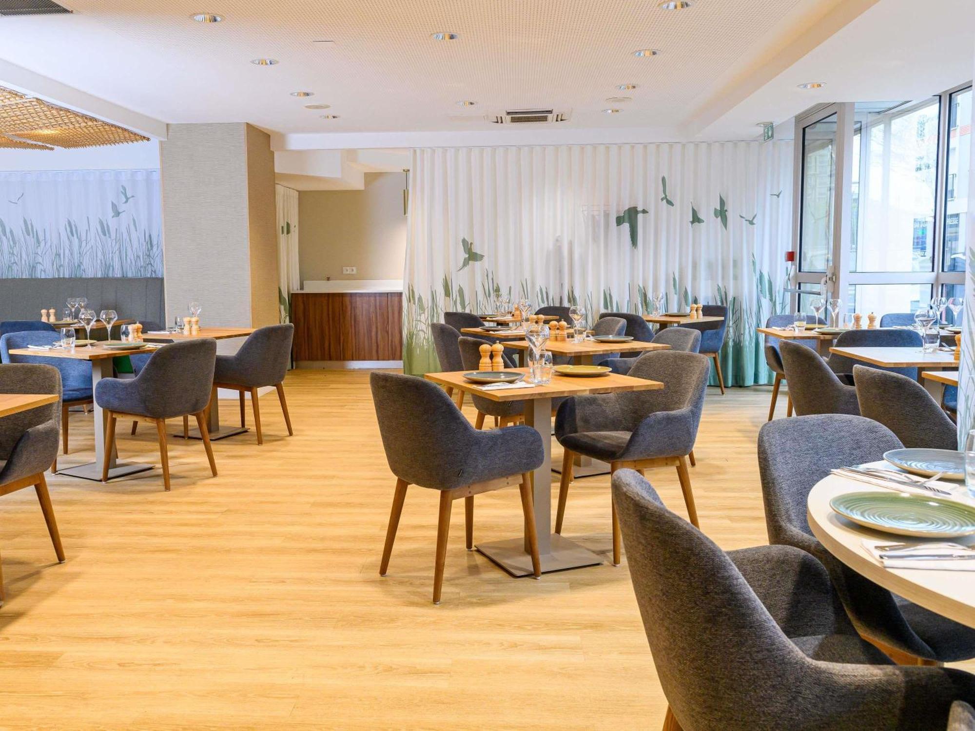 Ibis Styles Tours Centre Hotel Exterior photo